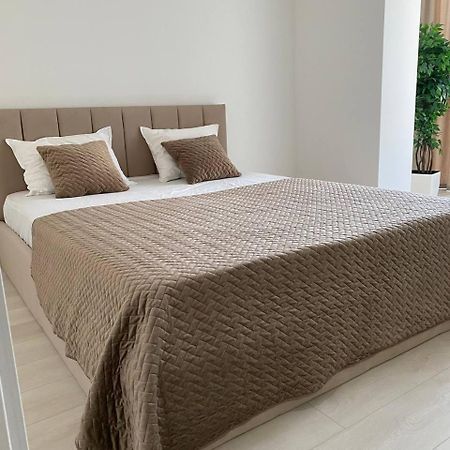 Atlant Luxury Big Family Five Apart On Golovna Поряд З Тц Депот Wi Fi 24 На 7 Черновцы Экстерьер фото