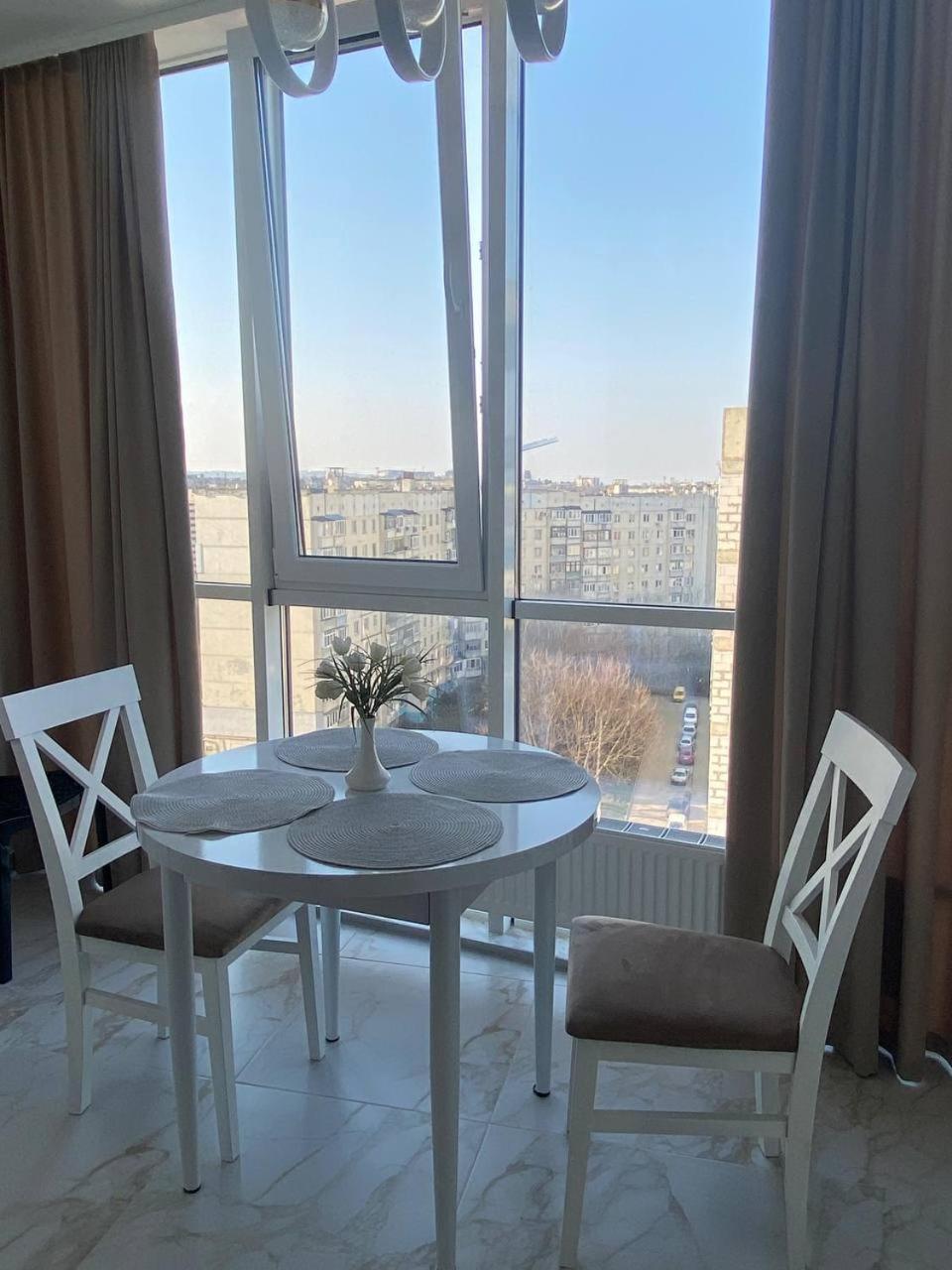 Atlant Luxury Big Family Five Apart On Golovna Поряд З Тц Депот Wi Fi 24 На 7 Черновцы Экстерьер фото
