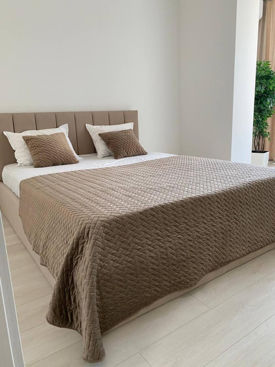 Atlant Luxury Big Family Five Apart On Golovna Поряд З Тц Депот Wi Fi 24 На 7 Черновцы Экстерьер фото