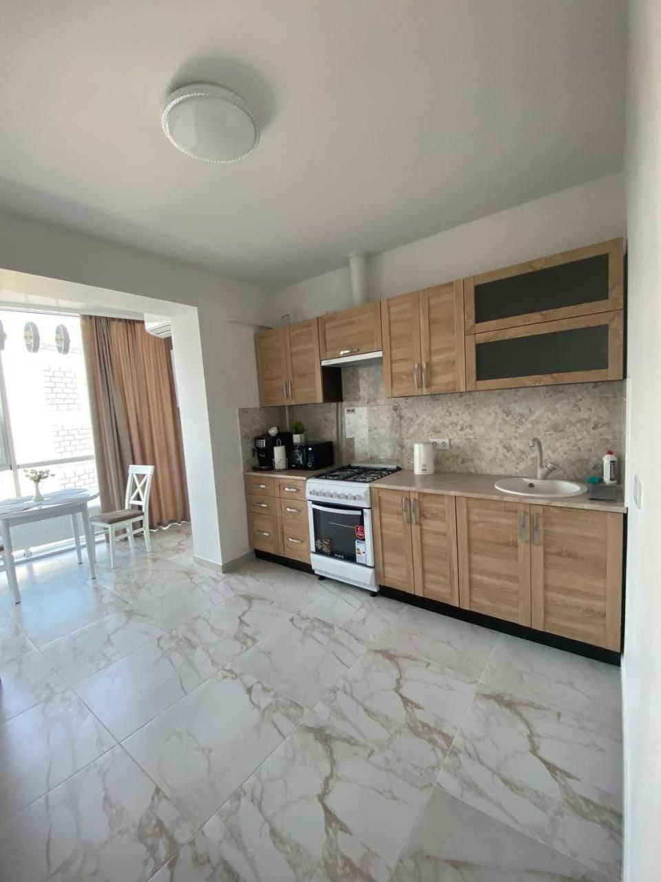 Atlant Luxury Big Family Five Apart On Golovna Поряд З Тц Депот Wi Fi 24 На 7 Черновцы Экстерьер фото